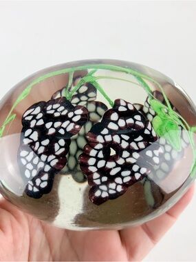 Heavy Vintage Glass Floral Swirl Green Purple Paperweight Grape Clusters Office